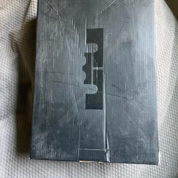 LeBron James Air Max 10 Low ‘Sonic Yellow’ men’s basketball shoes - Picture 2 of 7